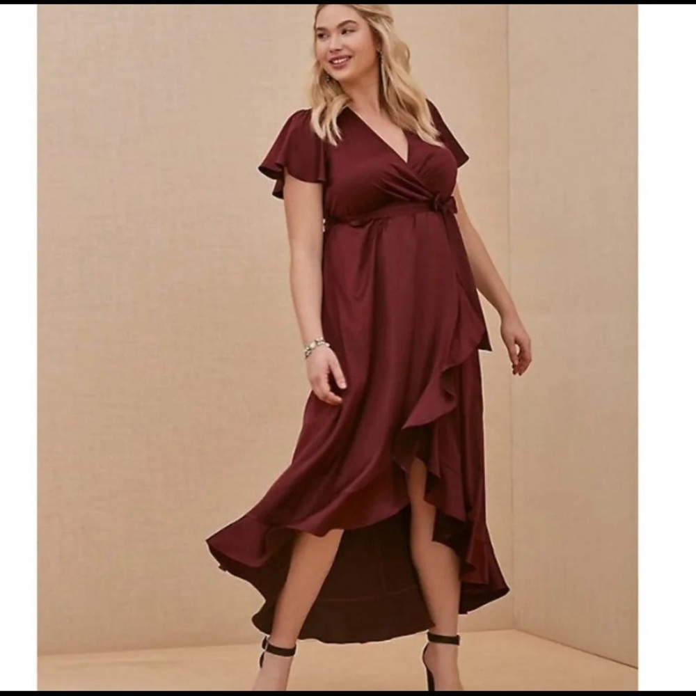 Torrid Size 6 (size 30) Formal Holiday Gown